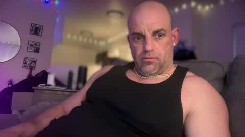 Snapshot of thebuzz777 chatting on January 6, 10:35 am theBuzz777 online show from January 6, 10:35 am