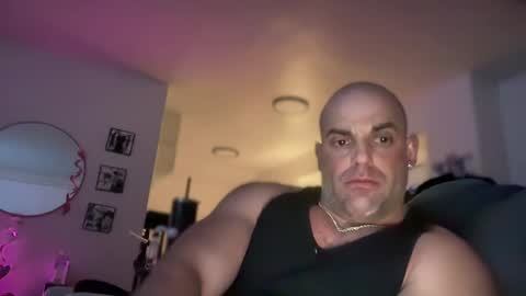 Snapshot of thebuzz777 chatting on February 8, 11:44 am theBuzz777 online show from February 8, 11:44 am