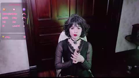 Snapshot of thecamwoman chatting on February 1, 10:41 pm Joan online show from February 1, 10:41 pm