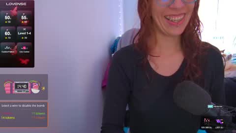 Snapshot of thecherry_paulette chatting on May 26, 3:52 pm Paulette online show from May 26, 3:52 pm