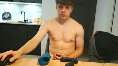 thecuteguy144949 online show from October 31, 12:11 am