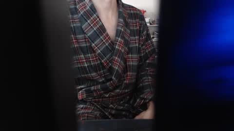 Snapshot of thedestion chatting on December 31, 2:14 pm Destion online show from December 31, 2:14 pm