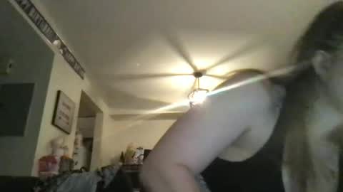 Snapshot of thedevinemilf chatting on July 6, 1:24 am Masked Milf Christina online show from July 6, 1:24 am