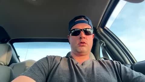 Snapshot of thedonald911 chatting on November 20, 10:31 pm Carter Bates online show from November 20, 10:31 pm