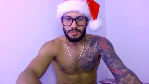 Snapshot of thedragonboyxxx chatting on December 16, 5:12 am thedragonboyxxx online show from December 16, 5:12 am
