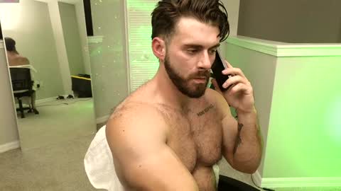 Snapshot of theeestallion33 chatting on December 10, 6:54 am The Stallion online show from December 10, 6:54 am