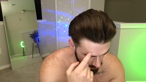 Snapshot of theeestallion33 chatting on December 10, 10:58 pm The Stallion online show from December 10, 10:58 pm