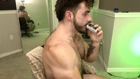 Snapshot of theeestallion33 chatting on December 20, 5:04 am The Stallion online show from December 20, 5:04 am