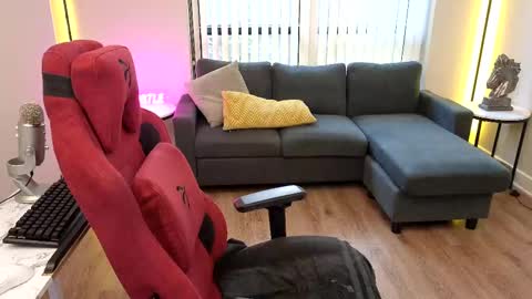 Snapshot of theeestallion33 chatting on September 23, 5:05 pm The Stallion online show from September 23, 5:05 pm