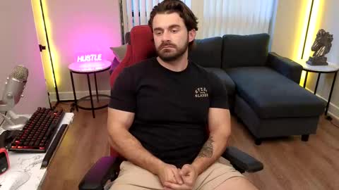 Snapshot of theeestallion33 chatting on October 8, 8:17 pm The Stallion online show from October 8, 8:17 pm