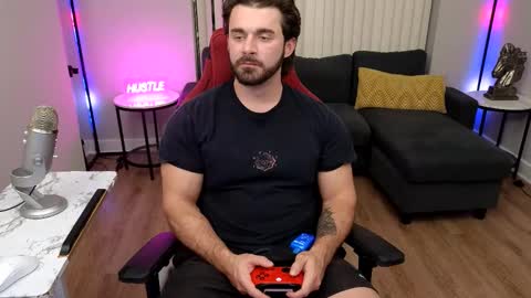 Snapshot of theeestallion33 chatting on October 24, 11:23 pm The Stallion online show from October 24, 11:23 pm