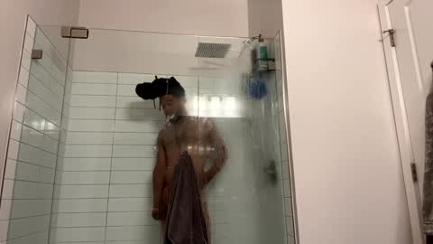 Snapshot of theekingcapo chatting on December 30, 5:26 am king capo thee online show from December 30, 5:26 am