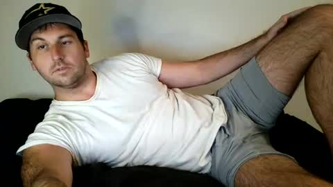 Snapshot of theetwohander chatting on July 14, 2:49 am Theetwohander online show from July 14, 2:49 am
