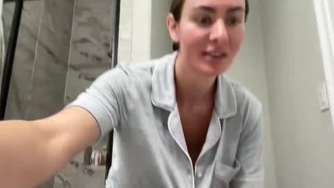 Snapshot of thefitfreak chatting on November 20, 11:37 pm Alyssa Rhoades online show from November 20, 11:37 pm