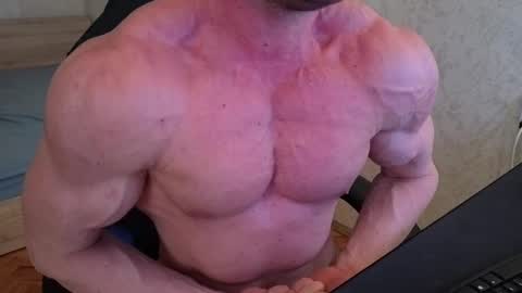 Snapshot of thefitgiant chatting on March 1, 12:01 pm Vince online show from March 1, 12:01 pm