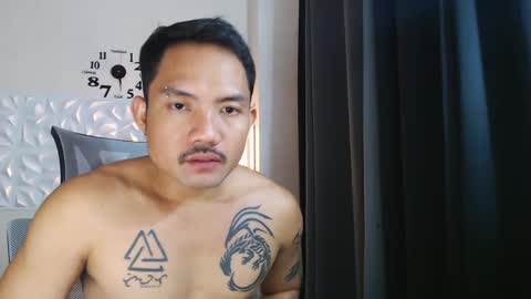 Snapshot of thefriskyasian chatting on December 18, 8:36 pm Jaycee online show from December 18, 8:36 pm