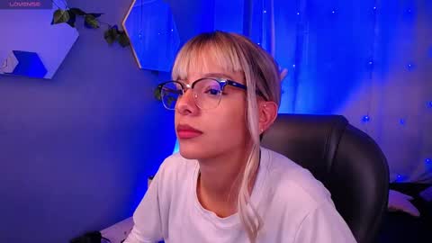 Snapshot of thegodmother_gh chatting on November 12, 3:40 am Peyton online show from November 12, 3:40 am