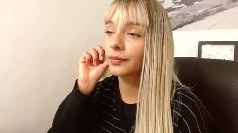 Snapshot of thegodmother_gh chatting on November 21, 4:11 am Peyton online show from November 21, 4:11 am