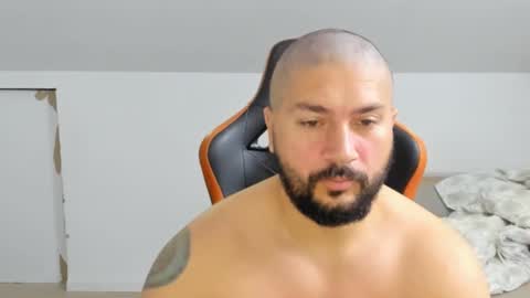 Snapshot of theguardian7 chatting on November 15, 5:27 am theguardian7 online show from November 15, 5:27 am