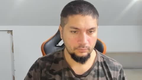 Snapshot of theguardian7 chatting on December 14, 10:47 pm theguardian7 online show from December 14, 10:47 pm