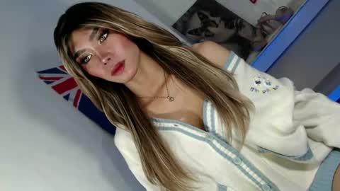 Snapshot of thehornygirl_laisa chatting on June 15, 9:44 am laisa online show from June 15, 9:44 am
