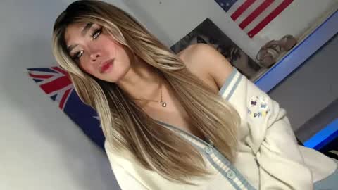 Snapshot of thehornygirl_laisa chatting on June 25, 11:37 am laisa online show from June 25, 11:37 am