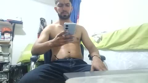 Snapshot of thehousedog chatting on February 2, 9:23 pm thehousedog online show from February 2, 9:23 pm