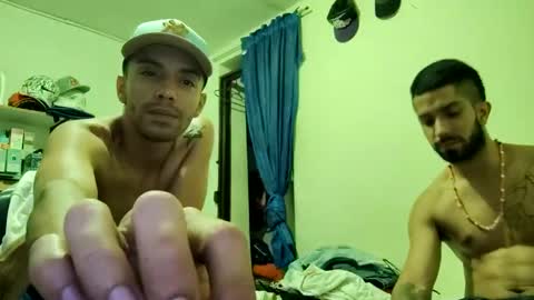 Snapshot of thehousedog chatting on February 25, 3:52 am thehousedog online show from February 25, 3:52 am