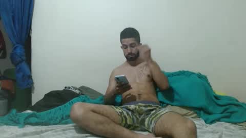 Snapshot of thehousedog chatting on February 27, 10:37 am thehousedog online show from February 27, 10:37 am