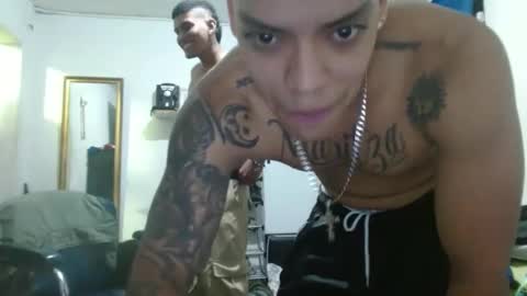 Snapshot of thehousedog chatting on March 1, 10:21 pm thehousedog online show from March 1, 10:21 pm