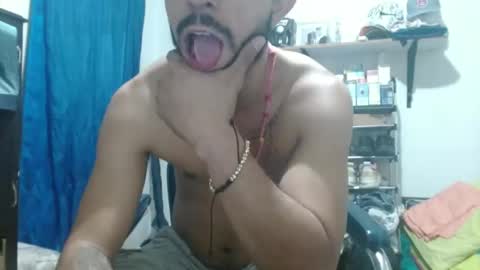 Snapshot of thehousedog chatting on March 3, 6:55 pm thehousedog online show from March 3, 6:55 pm