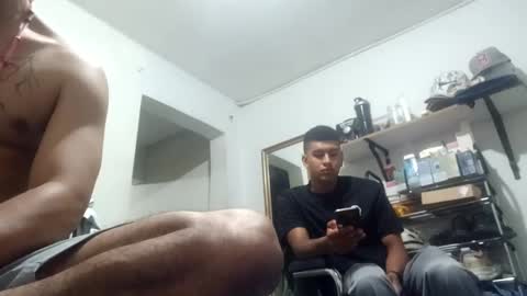 Snapshot of thehousedog chatting on March 4, 1:01 am thehousedog online show from March 4, 1:01 am