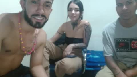 Snapshot of thehousedog chatting on March 5, 6:56 pm thehousedog online show from March 5, 6:56 pm