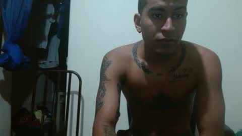 Snapshot of thehousedog chatting on October 12, 11:37 pm thehousedog online show from October 12, 11:37 pm