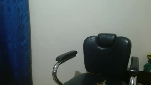 Snapshot of thehousedog chatting on October 24, 9:11 pm thehousedog online show from October 24, 9:11 pm