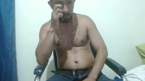 Snapshot of thehousedog chatting on November 8, 12:22 am thehousedog online show from November 8, 12:22 am