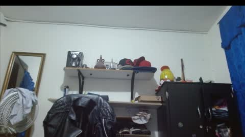 Snapshot of thehousedog chatting on May 3, 8:37 pm thehousedog online show from May 3, 8:37 pm