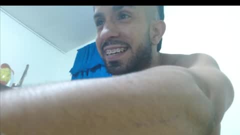 Snapshot of thehousedog chatting on May 23, 3:01 am thehousedog online show from May 23, 3:01 am