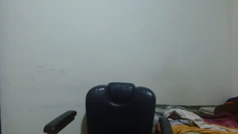 Snapshot of thehousedog chatting on July 23, 1:58 am thehousedog online show from July 23, 1:58 am