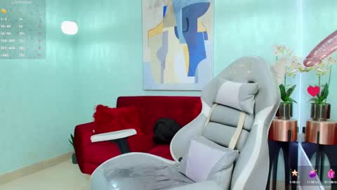 Snapshot of theia_moon_ chatting on January 19, 3:42 pm Theia online show from January 19, 3:42 pm