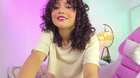 Snapshot of theia_moon_ chatting on March 1, 3:38 pm Theia online show from March 1, 3:38 pm