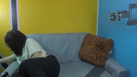 Snapshot of theia_moon_ chatting on March 2, 12:01 pm Theia online show from March 2, 12:01 pm