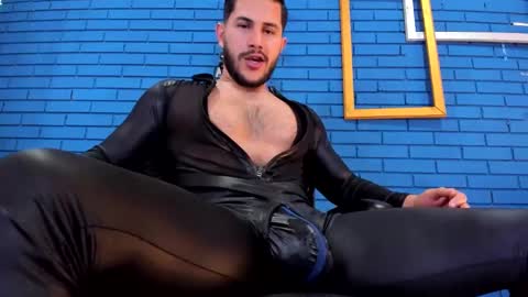 Snapshot of theian26 chatting on February 5, 7:10 pm Ian Deniel online show from February 5, 7:10 pm