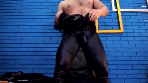 Snapshot of theian26 chatting on February 13, 10:33 pm Ian Deniel online show from February 13, 10:33 pm