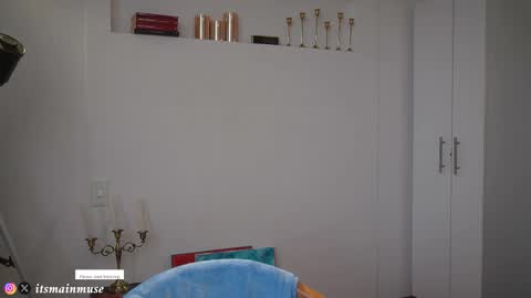 Snapshot of theirismuse chatting on December 4, 9:34 pm Iris online show from December 4, 9:34 pm