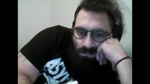 Snapshot of theironbulll chatting on February 12, 4:01 am Iron online show from February 12, 4:01 am