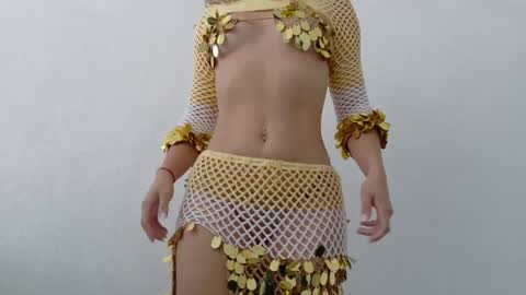 Lily Marie online show from January 17, 6:00 pm