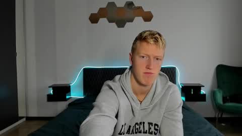 thejacob_d online show from December 18, 9:04 am