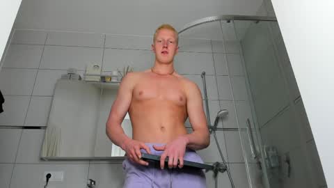 Snapshot of thejacob_d chatting on May 25, 1:28 pm thejacob_d online show from May 25, 1:28 pm