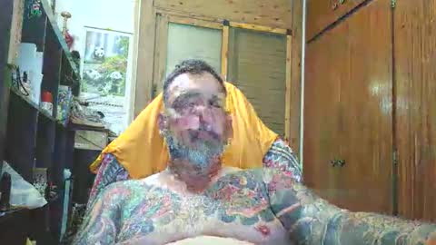 Snapshot of thekier chatting on April 30, 8:04 pm thekier online show from April 30, 8:04 pm